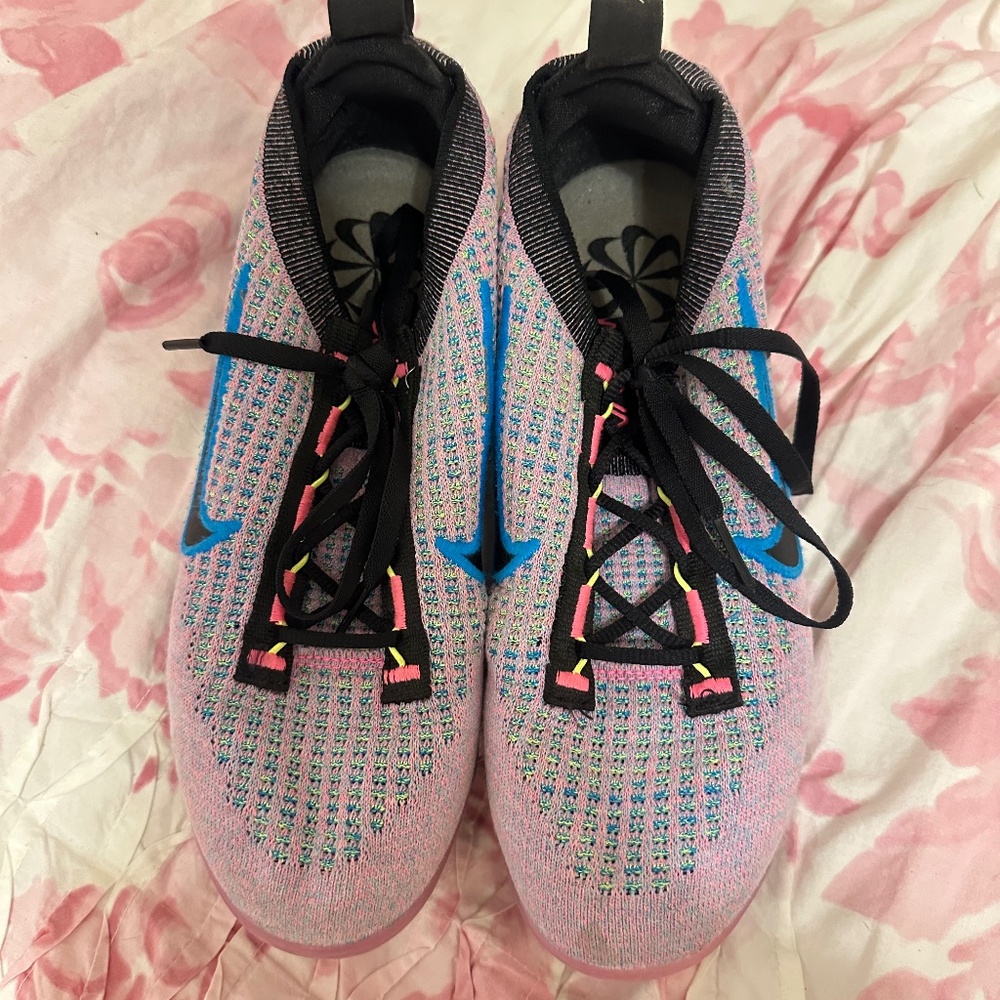 vapor max pink blue and black